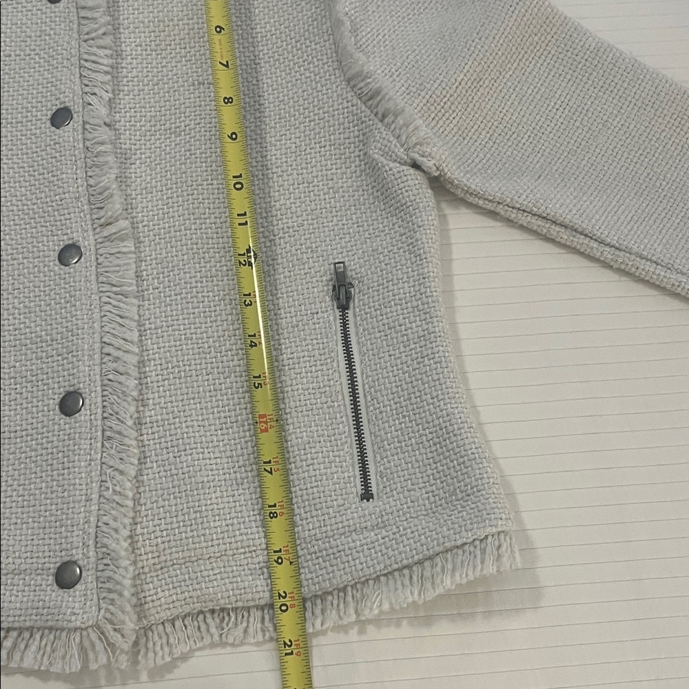 cupcakes & cashmere Gray - Beige Textured Blazer - Picture 8 of 9